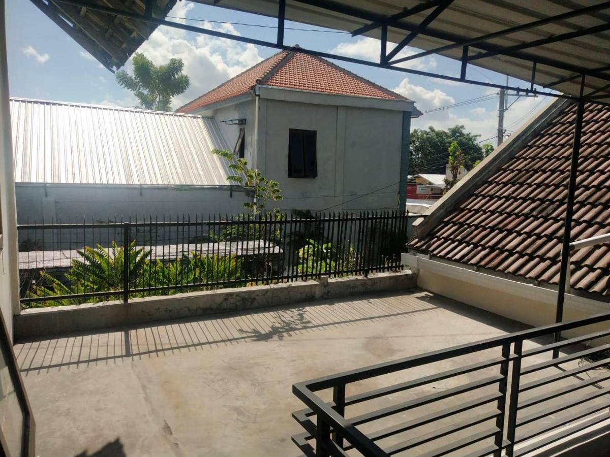 Thalia Guesthouse Ijen - Bromo & Sukamade Tour Banyuwangi  Bagian luar foto